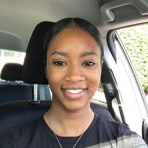 Meet your Posher, Ayesha